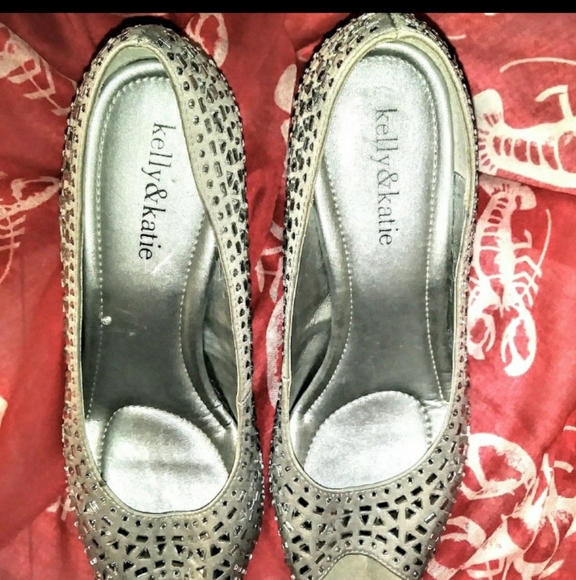 Kelly & Katie Shoes Size 7.5 Silver Mosaic… - Picture 2 of 11